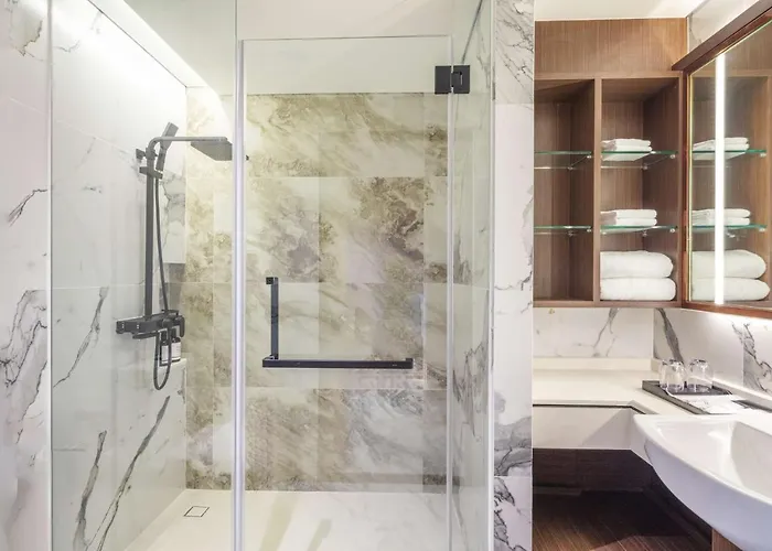 Hotel Western Click Sathorn 11
