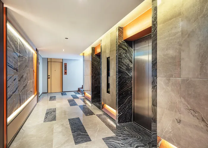 Western Click Sathorn 11