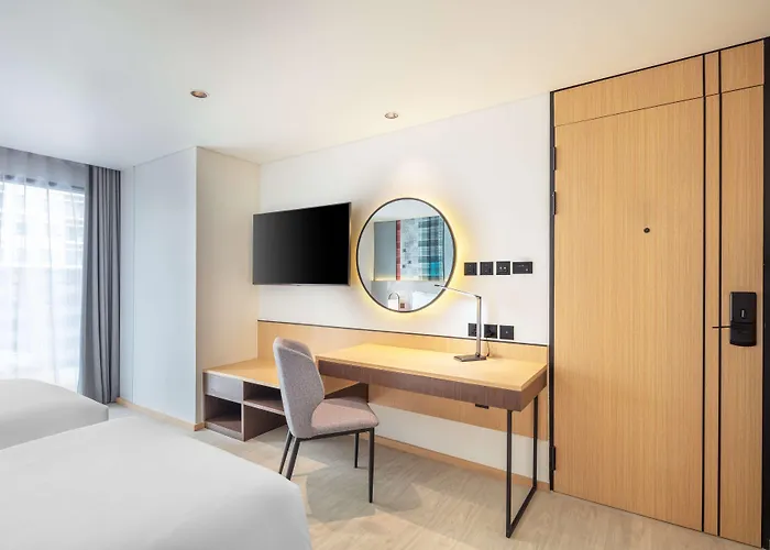Western Click Sathorn 11 Hotel